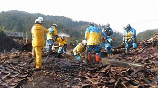 機動隊ページ7　救出救助(1月6日町野写真、石川県警)1.jpg